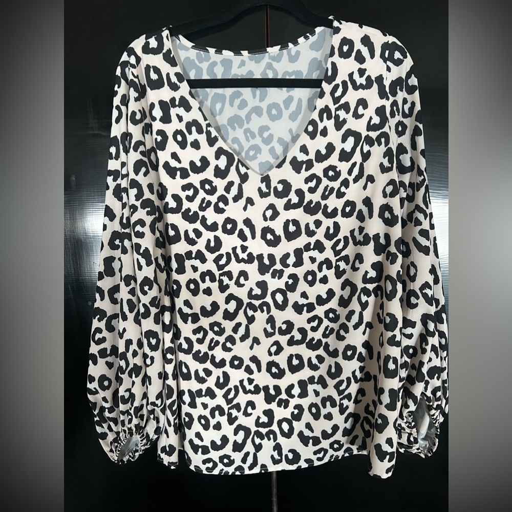 Animal print blouse with Balloon Sleeves Size Large